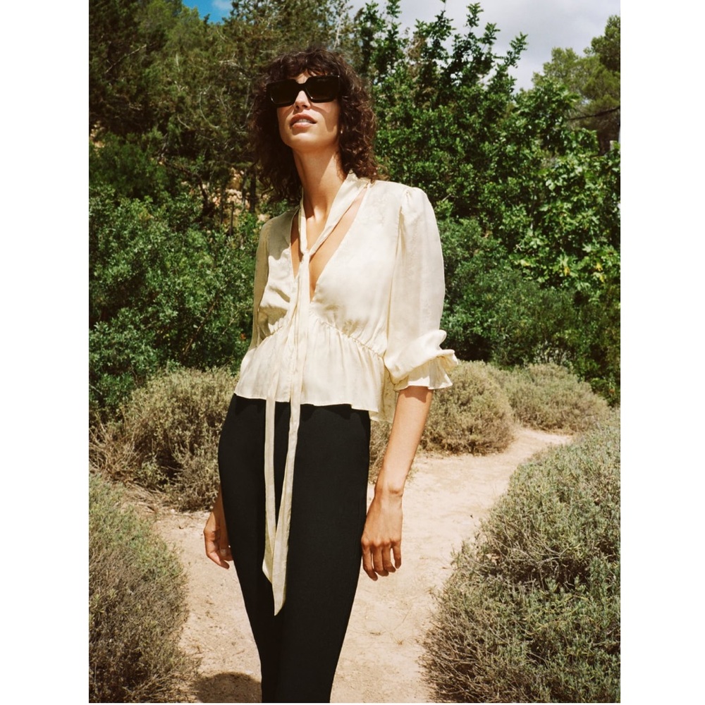 ZARA jacquard blouse with bow - Picture 5 of 11